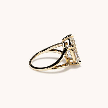 Stunning 3.91 CT Pear Moissanite Engagement Ring with Split Shank Design 2