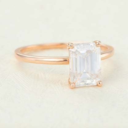1.6 CT Emerald Solitaire Moissanite Engagement Ring